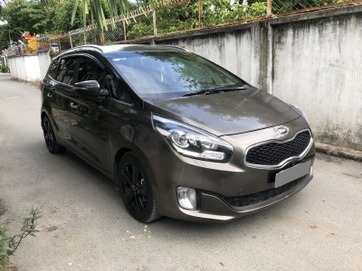 Mình bán Rondo Tự động máy dầu 2017 màu nâu mạ vàng.