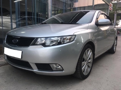 Gia đình cần bán Kia cerato 2010, số tự động, màu bạc