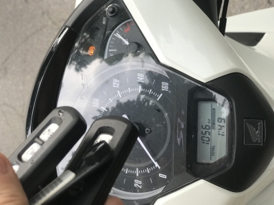 Bán SH Việt 150 ABS cuối 2018 màu Trắng chạy 1000km , dán kín nilon cả xe