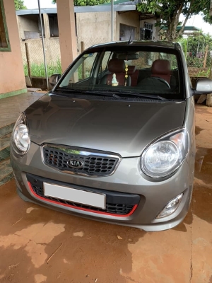Cần bán xe Kia Morning 2013 số sàn màu xám, odo 67.000 Km