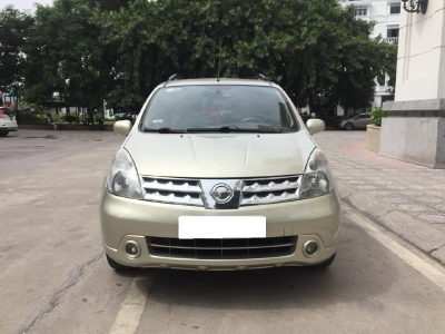 Cần bán xe Livina grand 2011, số tự động, màu vàng cát