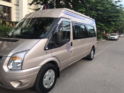 Đổi gió cần bán xe Transit 2015, số sàn, máy dầu, màu bạc,