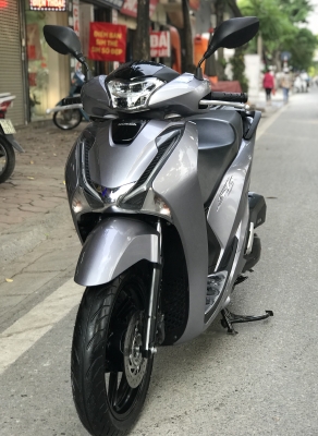Bán SH Việt 150 phanh ABS cuối 2017 màu Bạc Đen cực đẹp
