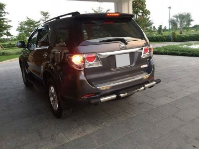 Cần bán TOYOTA FORTUNER 2014, số tự động, máy xăng, màu xám chì