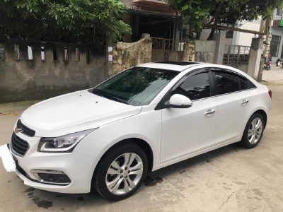 Cần bán xe Chevrolet Cruze 2017 Ltz số tự động màu trắng