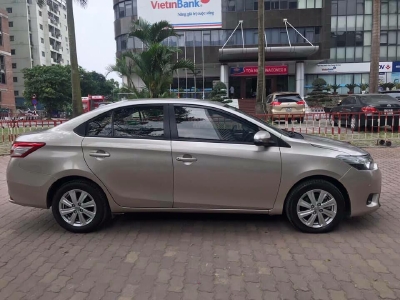 Gia đình bán TOYOTA VIOS 2017, số tự động, vàng cát
