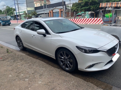Hãng bán Mazda 6 2.5Premium 2017, màu trắng, đúng chất, giá TL, hổ trợ góp