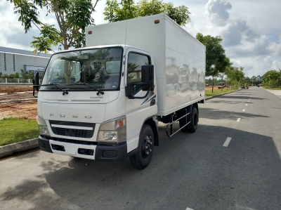 Xe tải Nhật - Mitsubishi Fuso Canter6.5 thùng kín tải trọng 3.5 tấn tại Hải Phòng
