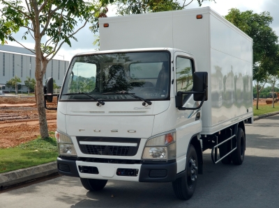 XE TẢI MISUBISHI FUSO CANTER 2,49 TẤN