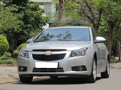 Bán Chevrolet Cruze 2012 số sàn màu bạc xe đi kỹ.