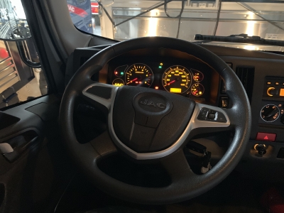 Gía xe tải JAC 1T9 thùng dài đi trong thành phố - JAC N200 thùng bạt 1 tấn 9 - giá xe tải JAC N200