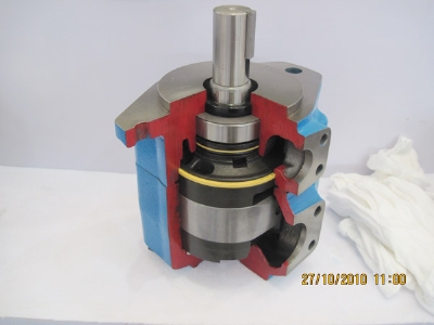 Chuyên cung cấp bơm và phụ tùng bơm cho xe công trình