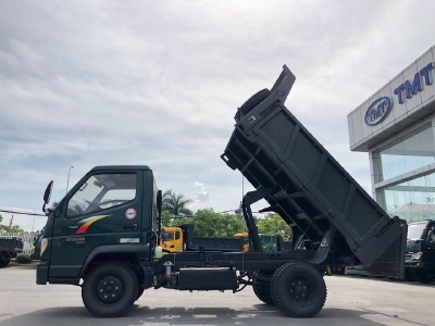 Xe ben Hyundai 2,4 tấn thùng 2,7 khối chạy trong thành phố rất oke