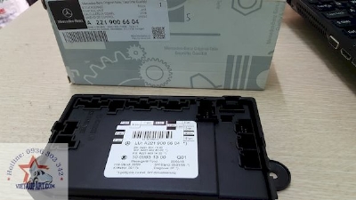 A 221 900 66 04 - Hộp điều khiển W211