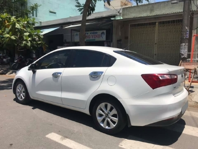 Bán Kia RiO 2015 số sàn màu Trắng