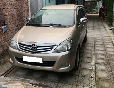 Gia đình cần bán xe Innova 2008