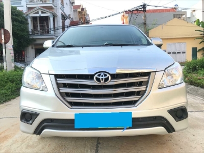 Cần bán Toyota Innova 2015