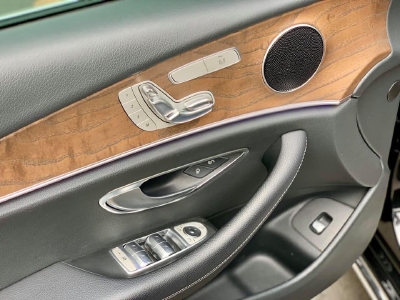 Cần bán em Merdes E200