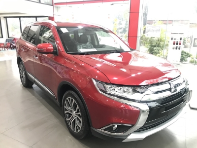 Mitsubishi Outlander siêu khuyến mãi