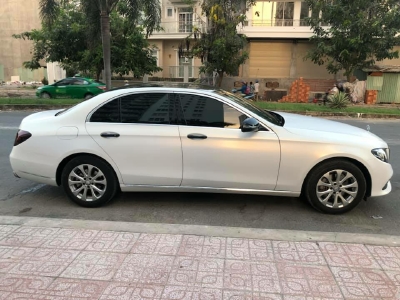 Bán Mercedes E200 số tự động 2017