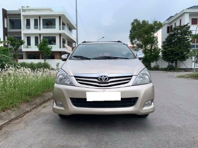 Gia đình cần bán xe Innova 2011