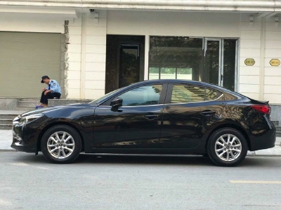 Bán Mazda 3 màu đen 2017