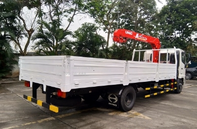 Xe cẩu tự hành 3 tấn - hino