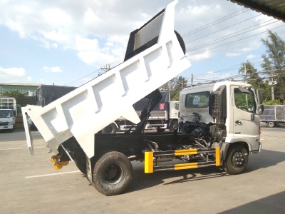 Thanh lý xe Ben Hino mới đời 2019. Thùng 4 khối