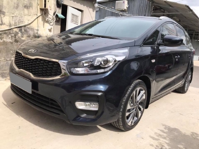 Bán Kia Rondo GAT tự động 2019 màu đen xe như mới