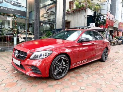 Xe cũ chính hãng - Mercedes C300 AMG 2020 chính chủ siêu lướt giá cực tốt