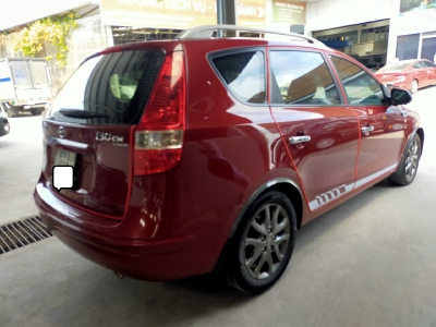 Hyundai I30 CW 1.6AT 2010 màu đỏ biển SG xe siêu đẹp