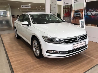 BÁN XE PASSAT BLUEMOTION NHẬP KHẨU TỪ ĐỨC