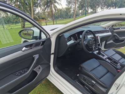 BÁN XE PASSAT COMFORT NHẬP KHẨU TỪ ĐỨC