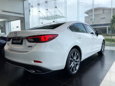 Cần Bán MAZDA 6 Trắng 2.0 Luxury giá 879 triệu - Giao Ngay.