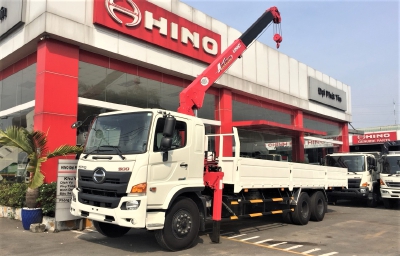 Hino FL8JT7A Thùng lững gắn cẩu Unic URV555K