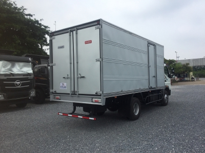Xe tải Nhật Bản Fuso FA tải trọng 5,3 tấn thùng dài 6,1m mới nhất