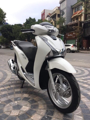 Bán Xe Honda Sh150i Màu Trắng Đời 2018 Phanh CBS