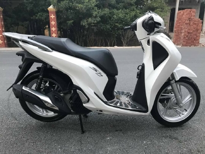 Bán Xe Honda Sh150i Màu Trắng Đăng Ký Đầu Cuối Năm 2018