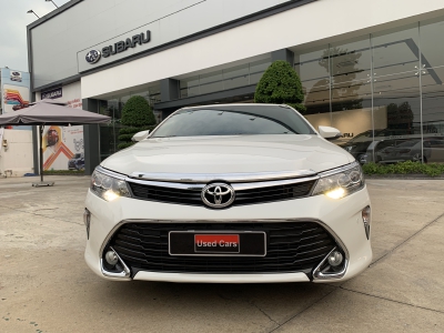 Bán Camry 2.5Q 2019 Trắng, Odo lướt 12,000km. Hỗ trợ trả góp