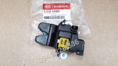 812301W020 Ổ ngậm cốp sau Kia  RIO