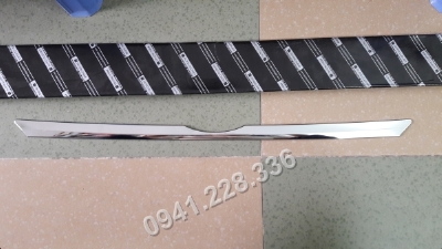 L521KK01010 NẸP CỐP SAU  KIA K3, CERATO 2016