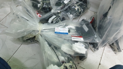 813201D020 Ổ NGẬM KHÓA CỬA KIA CARENS