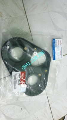 0K9BV10550C Ốp che cam trong phải Kia Carnival