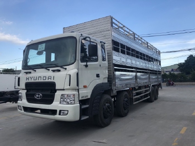 HD320 4 chân chở gia súc
