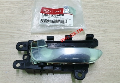 82610A7010CR Tay mở cửa trong trái Kia Forte/Cerato
