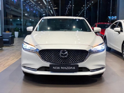 NEW MAZDA6 2.0 PREMIUM MÀU TRẮNG NGỌC