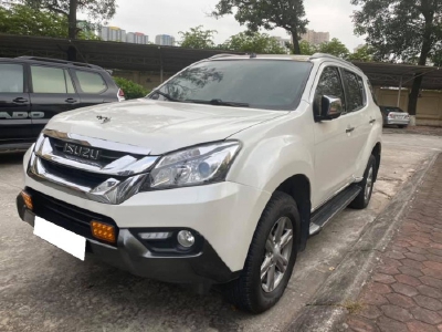 Cần bán xe isuzu Mux 2016, số sàn, máy dầu, màu trắng
