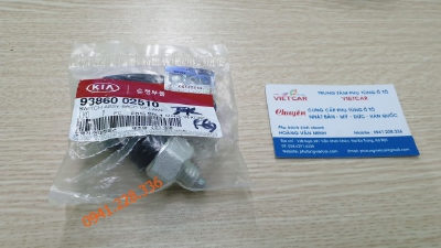 9386002510  Công tắc đèn lùi lắp trên hộp số Hyundai i20