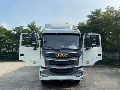 Xe tải jac A5 8 tấn thùng dài 9.5 mét đời 2020