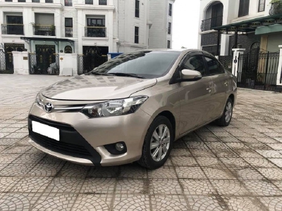 Cần bán Vios 2018 số sàn màu vàng cát,